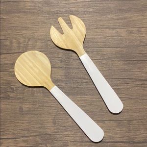 Lightweight wooden serving set